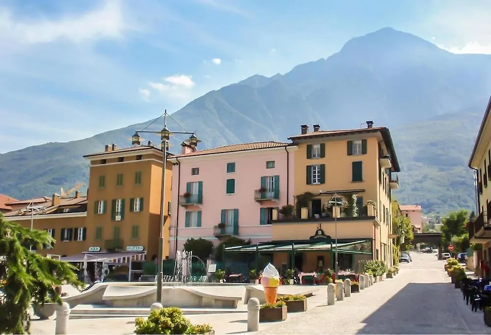 Casa Ariel, In Piazza A Colico, Como Lake Apartment